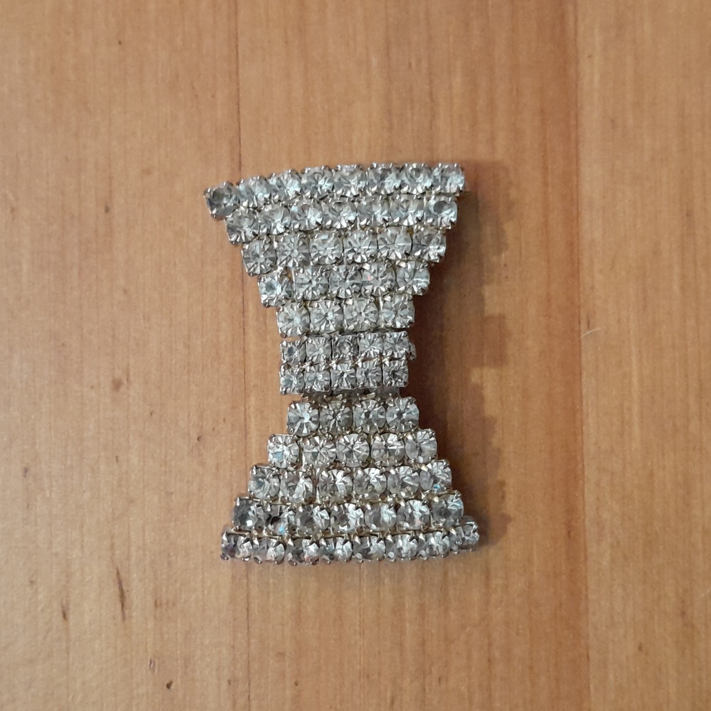 Bowtie pin